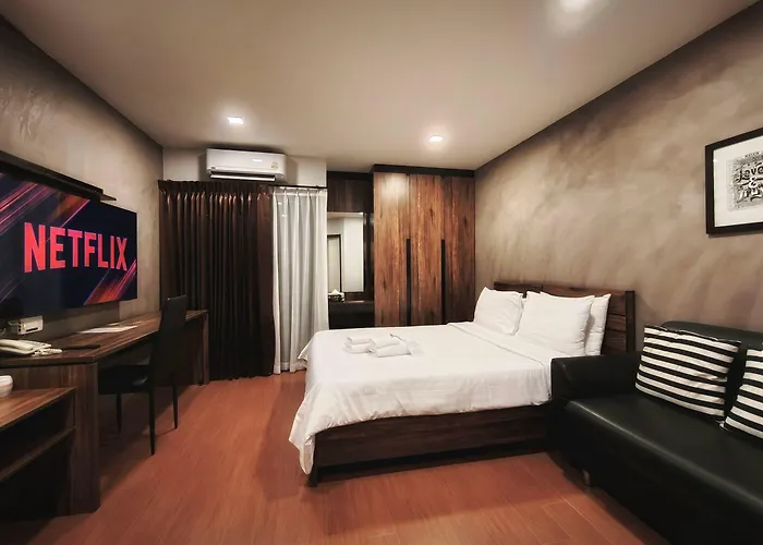 My Loft Aparthotel 4*